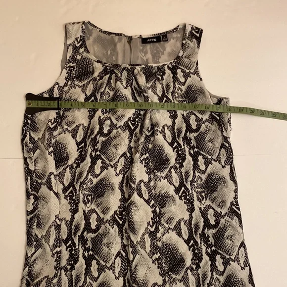 APT.9 Women’s Sleeveless Dressy Snake Print Top Small Double Lined Excellent Con - Picture 8 of 8